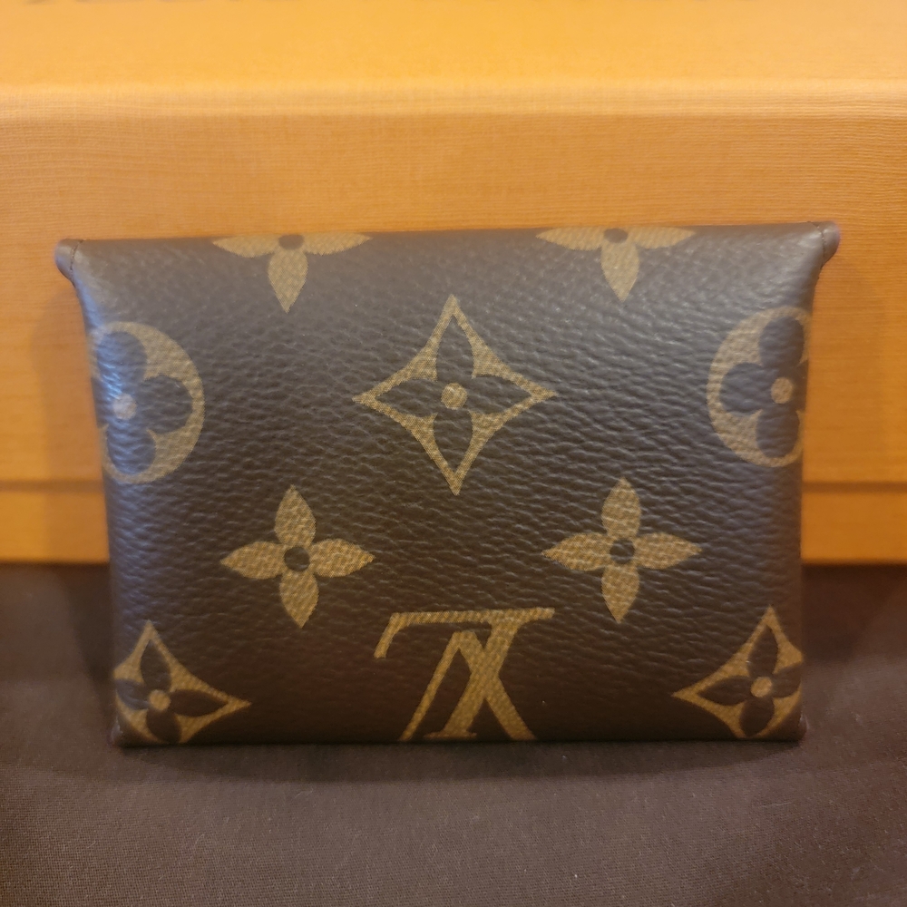 Louis Vuitton Kirigami Pochette - Picture 9 of 10